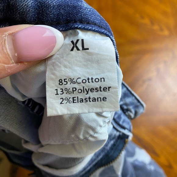 Stylish Distressed Women Jeans, XL - Picture 5 of 7